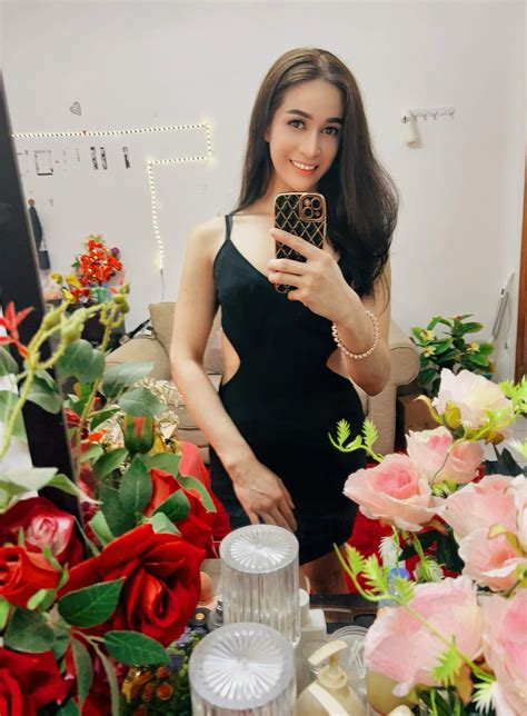 abudhabi ladyboy